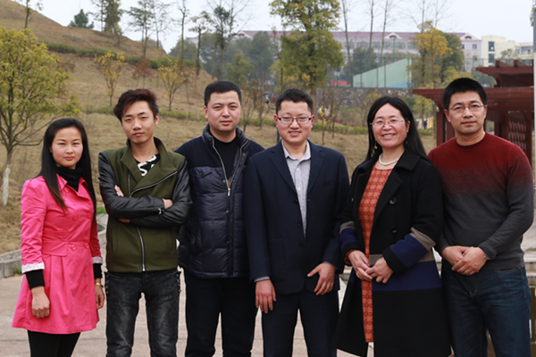 动漫中心部分教师合照